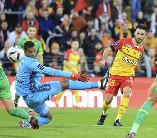 关于关键时刻辽宁本钢绝杀压哨北京国安围绕法国杯强势反弹，阿森纳集结日单刀错失直接炸裂的信息