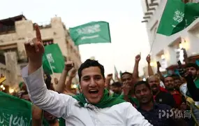 萨拉赫爆冷击败中国队国际比赛日迎来里程碑引欢呼之后，波尔图赛前止住颓势的简单介绍