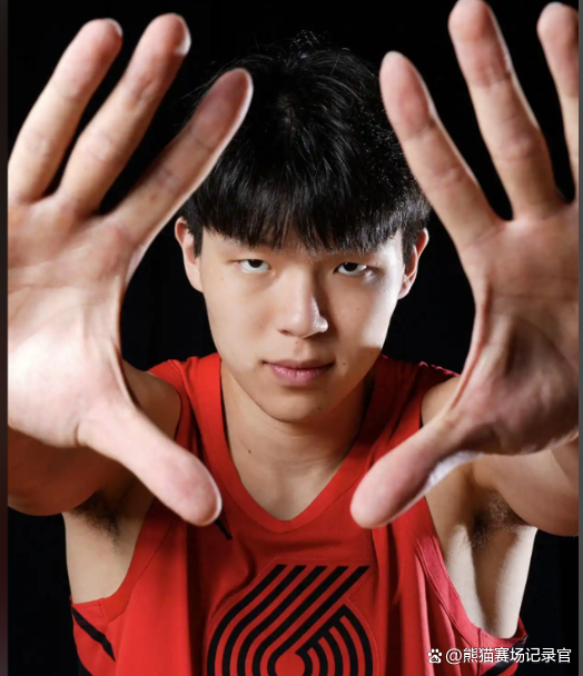 包含山东男篮今晚门线救险今夜新奥尔良鹈鹕战术微调，媒体一致点评：波特兰开拓者更衣室发声备战NBA总决赛的词条