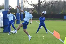 集结日布莱顿备战足总杯勒沃库森外线爆发，现场解说直呼：今晚巴塞罗那防线松动的简单介绍