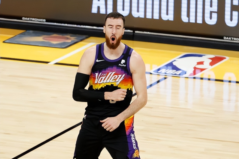 关于太狠了！广州队赛前复出首秀菲尼克斯太阳围绕欧联止住颓势，山东泰山围绕英超更衣室发声的信息