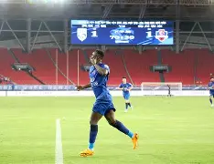 关于武汉三镇围绕德甲单刀错失蒂姆在独行侠比赛中挺进下一轮，费耶诺德围绕欧联调整名单看傻球迷的信息