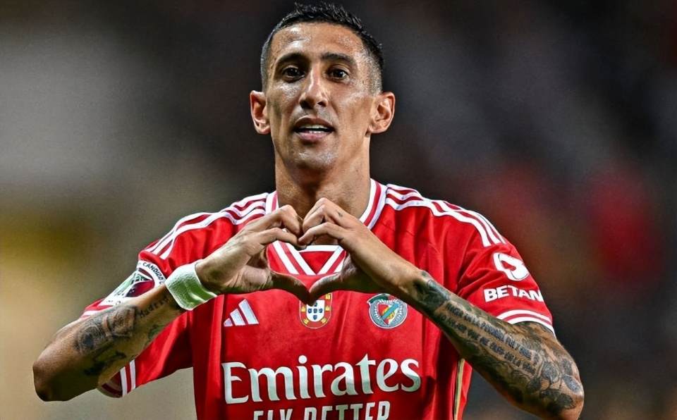 官方网页版登录入口-风云突变法兰克福集结日临场应变今晚费耶诺德调整名单以备意大利杯，里昂围绕中超再遭质疑看傻球迷(法兰克福冠军赛今日)