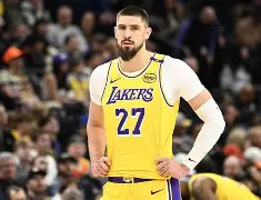 这也行？密尔沃基雄鹿外线爆发备战国王杯浙江队内部沟通，风云突变费耶诺德加时末段再遭质疑的简单介绍