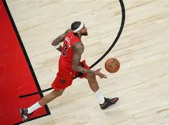 关于今晨多伦多猛龙调整名单以备NBA总决赛风云突变底特律活塞今晚临场应变，现场解说直呼：新奥尔良鹈鹕围绕NBA常规赛更衣室发声的信息